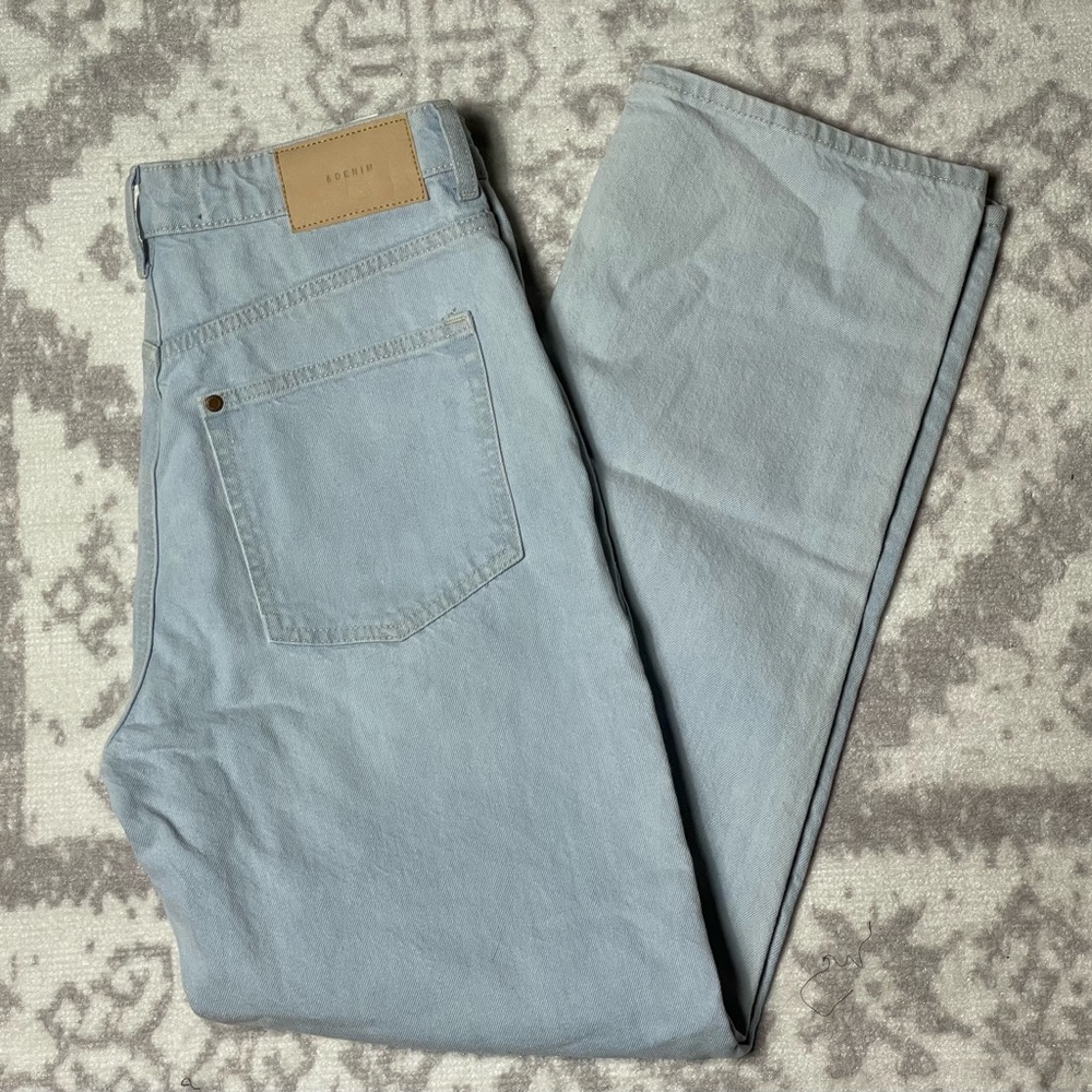 H&M Light Blue 90’s Straight Leg Jeans